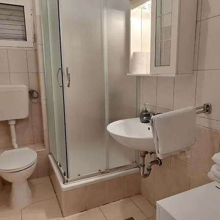 Laguna 1 Fuer 4 Personen By Interhome *