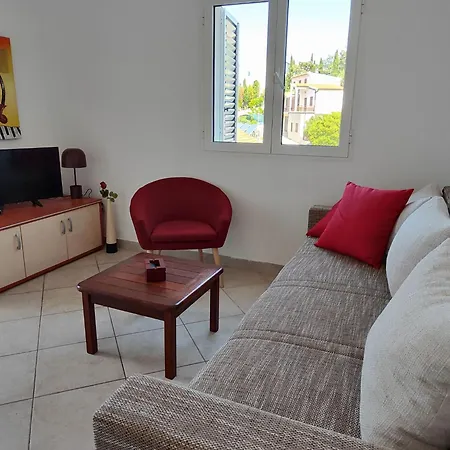 Laguna 1 Fuer 4 Personen By Interhome