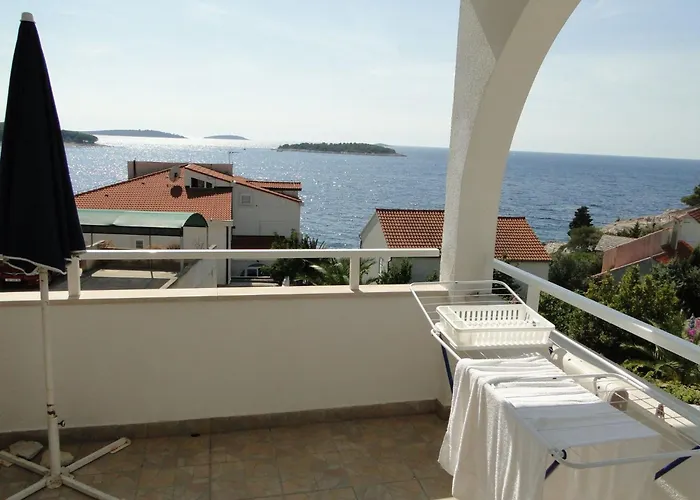 Laguna 1 Fuer 4 Personen By Interhome Lägenhet Primošten